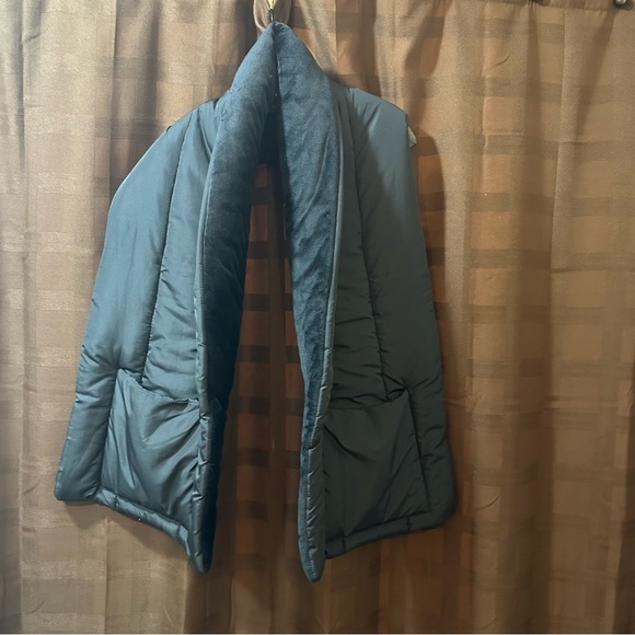 unbranded Accessories - Women’s Puffer Black Scarf with Pockets